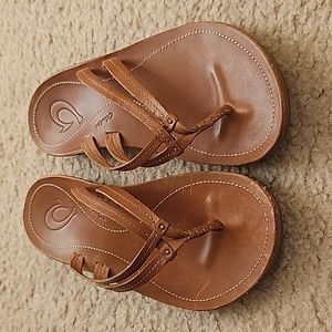 OLUKAI KAPEHE LUANA SANDALS - WOMENS SIZE 6